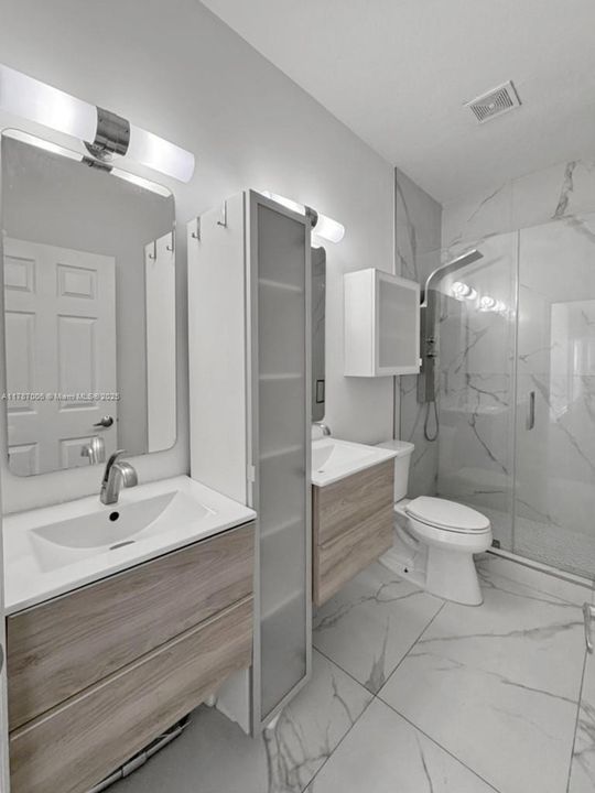 Recently Rented: $7,600 (5 beds, 3 baths, 3052 Square Feet)