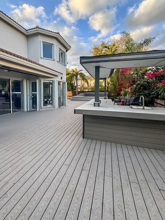 Recently Rented: $7,600 (5 beds, 3 baths, 3052 Square Feet)