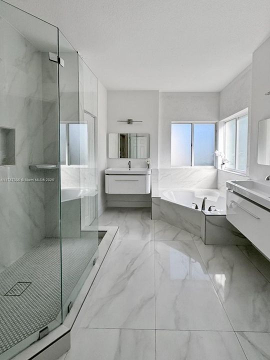 Recently Rented: $7,600 (5 beds, 3 baths, 3052 Square Feet)