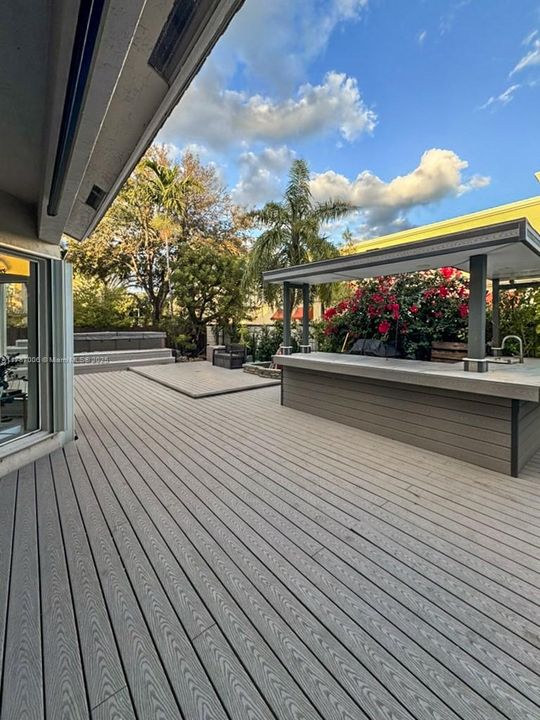 Recently Rented: $7,600 (5 beds, 3 baths, 3052 Square Feet)