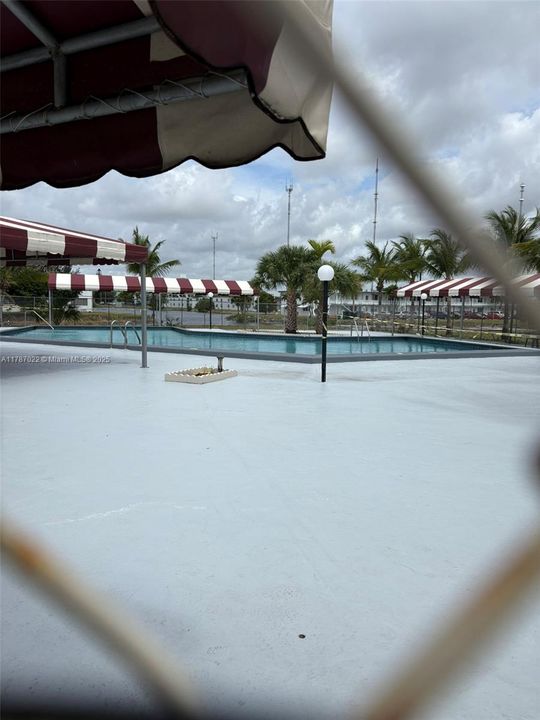 Pool, Deck, Fitness Ctr