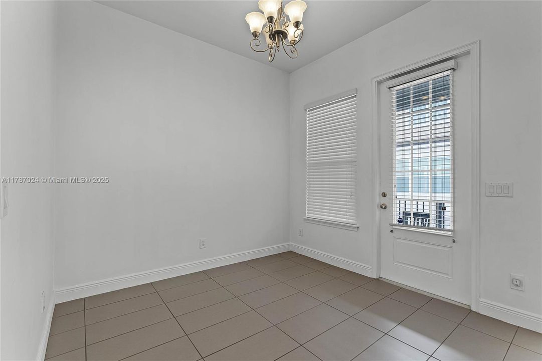 Vendido Recientemente: $480,000 (4 camas, 3 baños, 0 Pies cuadrados)