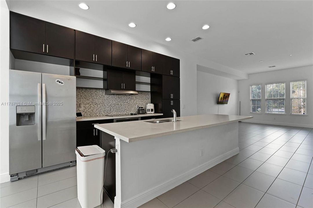 Vendido Recientemente: $480,000 (4 camas, 3 baños, 0 Pies cuadrados)