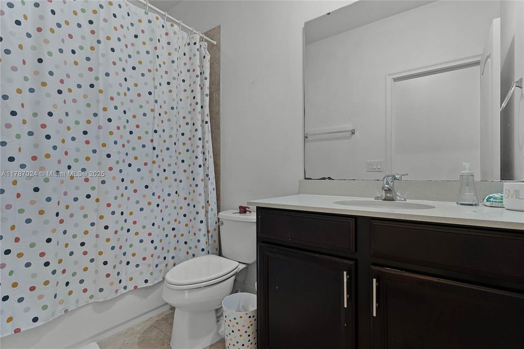 Vendido Recientemente: $480,000 (4 camas, 3 baños, 0 Pies cuadrados)