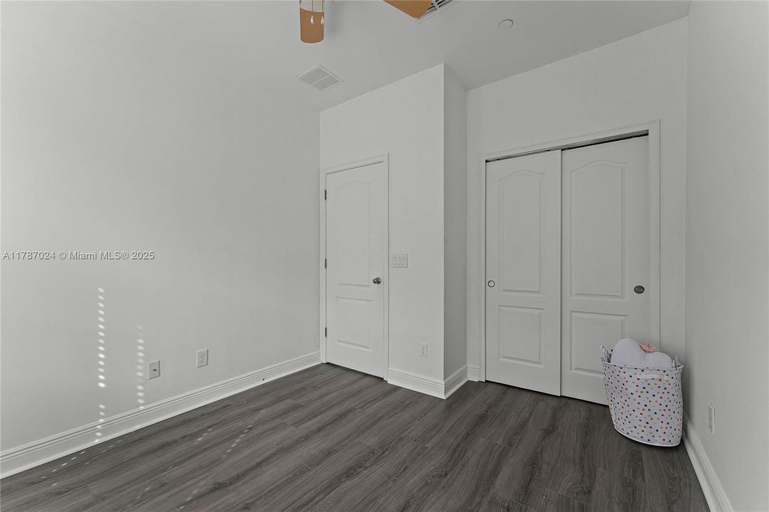 Vendido Recientemente: $480,000 (4 camas, 3 baños, 0 Pies cuadrados)