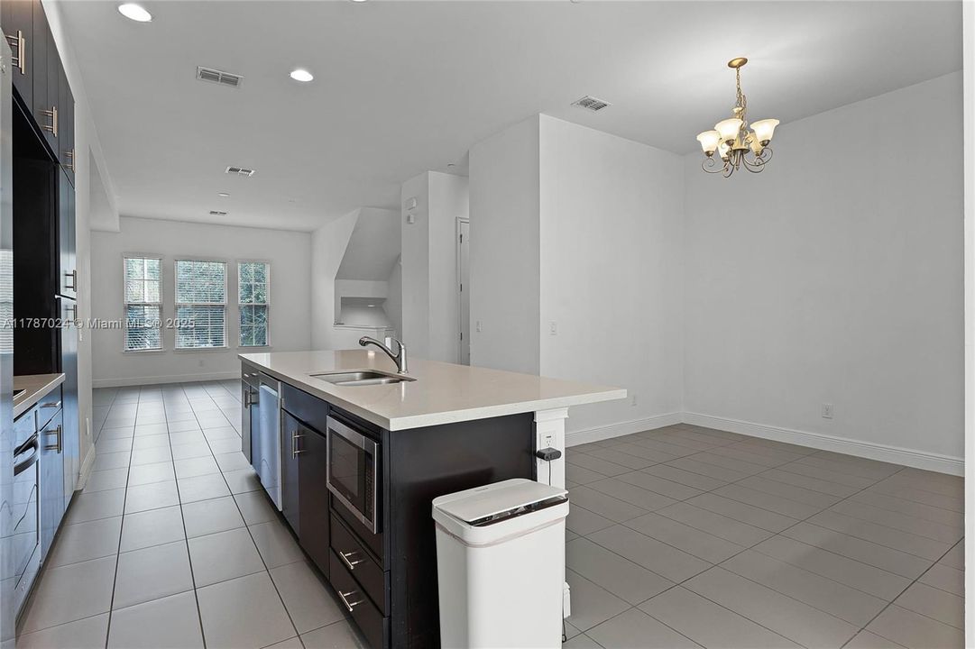 Vendido Recientemente: $480,000 (4 camas, 3 baños, 0 Pies cuadrados)