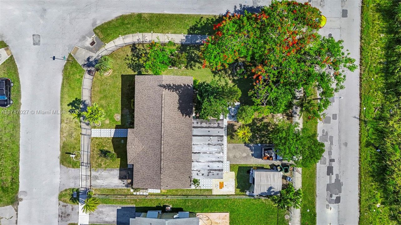 Recently Sold: $430,000 (4 beds, 2 baths, 1536 Square Feet)