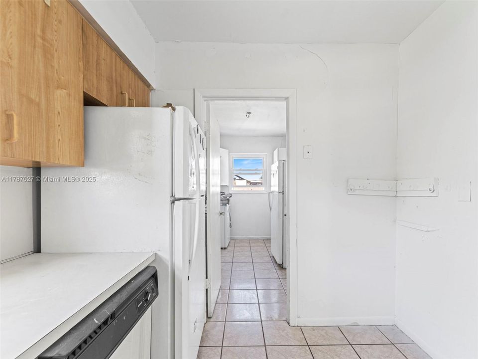 Recently Sold: $430,000 (4 beds, 2 baths, 1536 Square Feet)