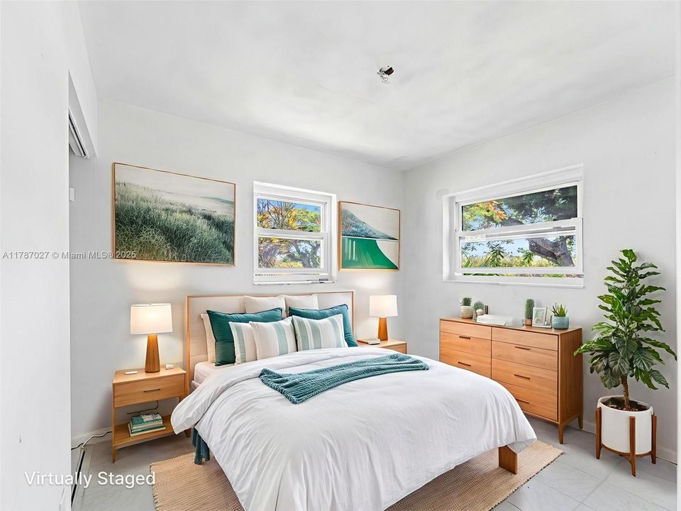 Recently Sold: $430,000 (4 beds, 2 baths, 1536 Square Feet)