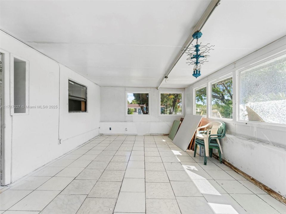 Recently Sold: $430,000 (4 beds, 2 baths, 1536 Square Feet)