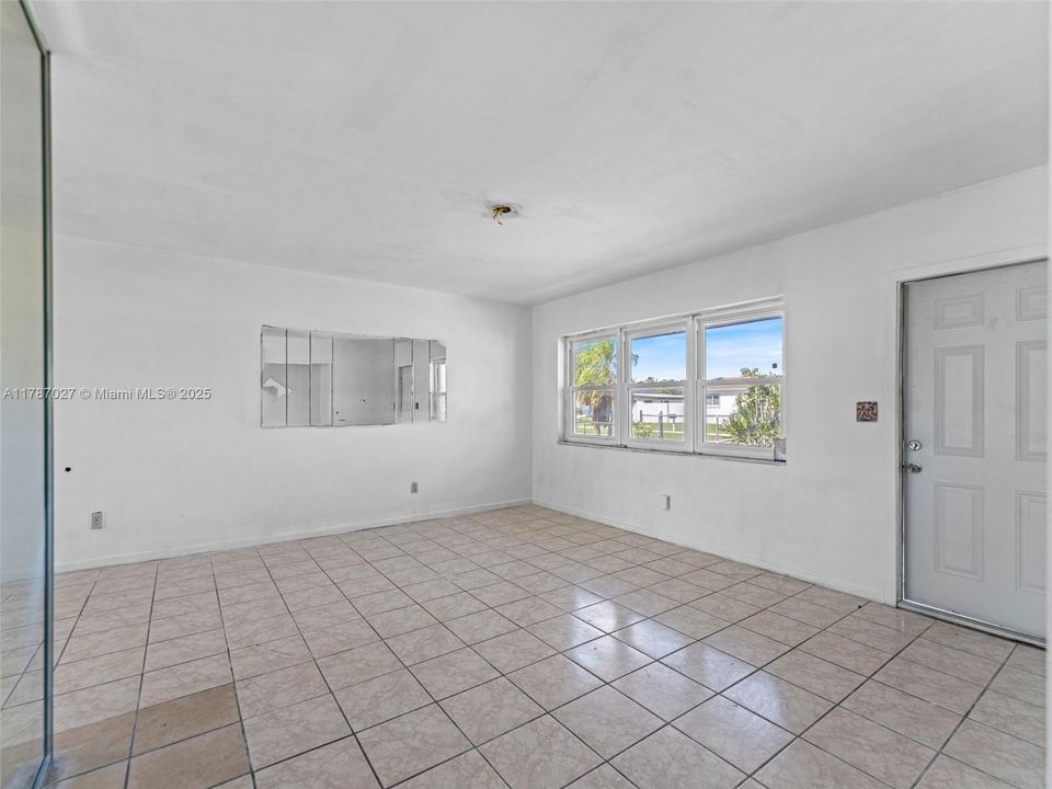 Recently Sold: $430,000 (4 beds, 2 baths, 1536 Square Feet)