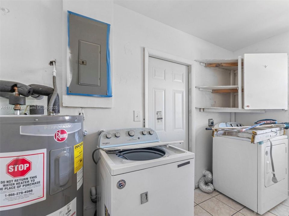 Recently Sold: $430,000 (4 beds, 2 baths, 1536 Square Feet)