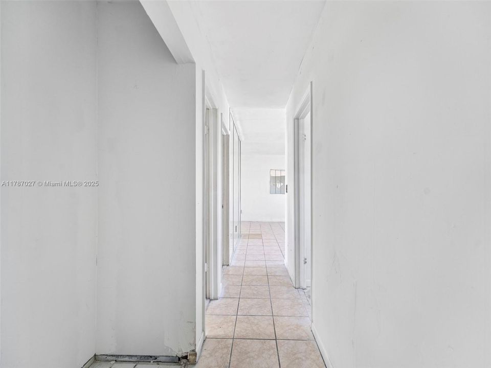 Recently Sold: $430,000 (4 beds, 2 baths, 1536 Square Feet)