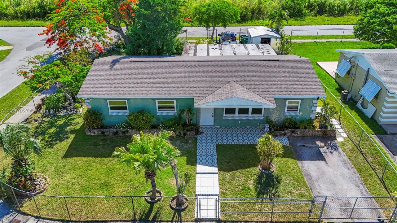 Recently Sold: $430,000 (4 beds, 2 baths, 1536 Square Feet)