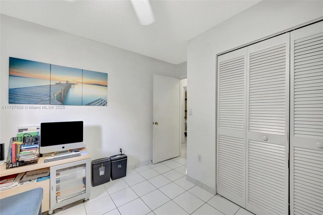 Vendido Recientemente: $700,000 (4 camas, 2 baños, 1974 Pies cuadrados)