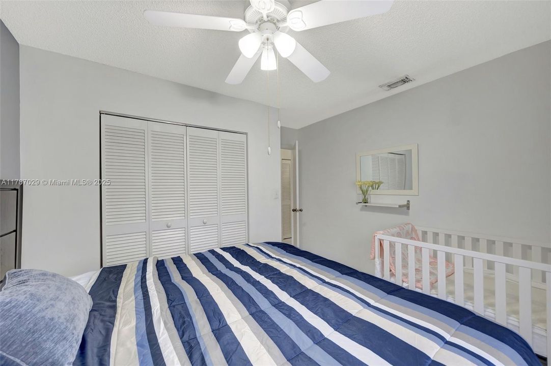 Vendido Recientemente: $700,000 (4 camas, 2 baños, 1974 Pies cuadrados)