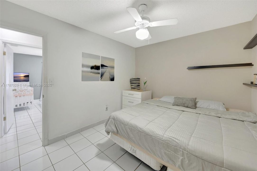 Vendido Recientemente: $700,000 (4 camas, 2 baños, 1974 Pies cuadrados)