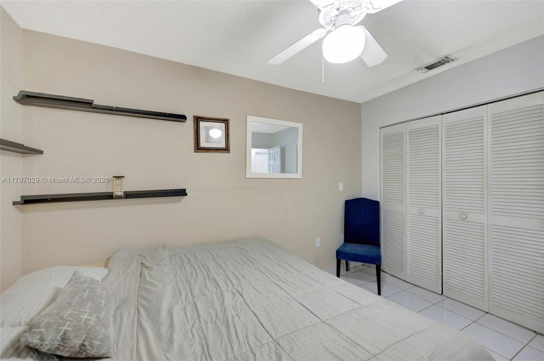 Vendido Recientemente: $700,000 (4 camas, 2 baños, 1974 Pies cuadrados)