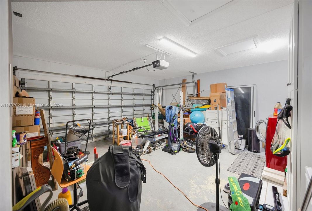 Vendido Recientemente: $700,000 (4 camas, 2 baños, 1974 Pies cuadrados)