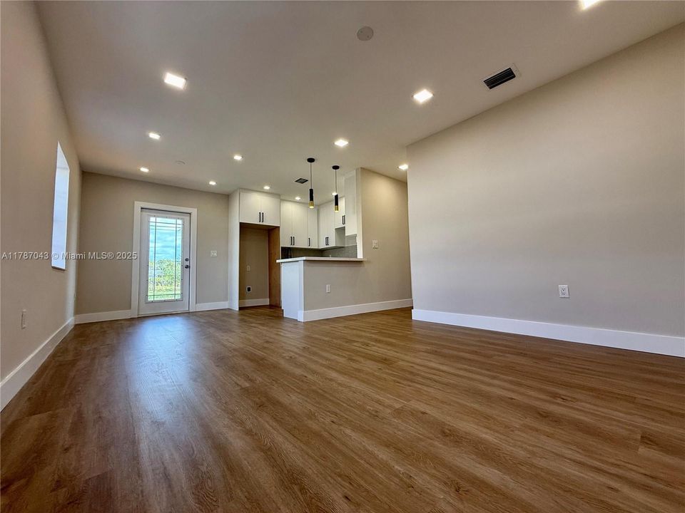 Recently Sold: $474,900 (3 beds, 2 baths, 936 Square Feet)