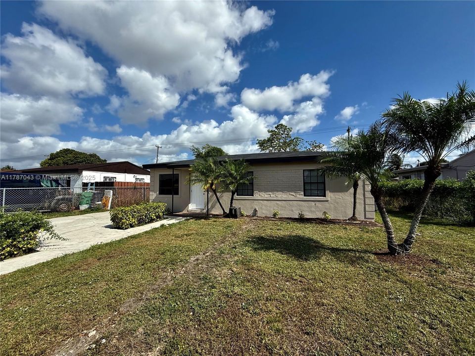 Recently Sold: $474,900 (3 beds, 2 baths, 936 Square Feet)