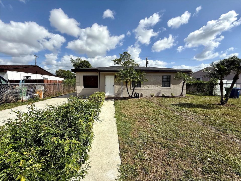 Recently Sold: $474,900 (3 beds, 2 baths, 936 Square Feet)