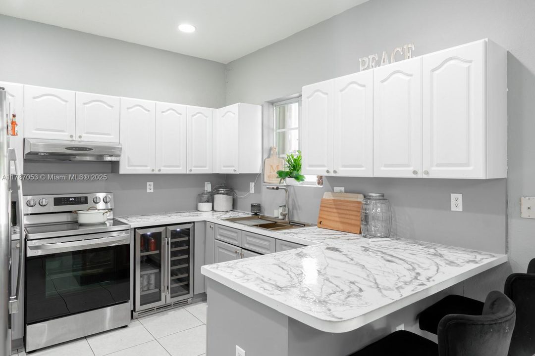 Recently Sold: $525,000 (4 beds, 2 baths, 1580 Square Feet)