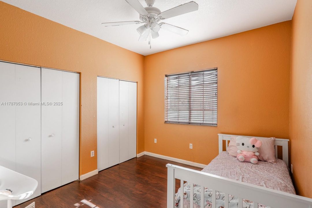 Recently Sold: $525,000 (4 beds, 2 baths, 1580 Square Feet)