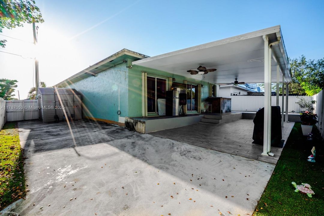 Recently Sold: $525,000 (4 beds, 2 baths, 1580 Square Feet)