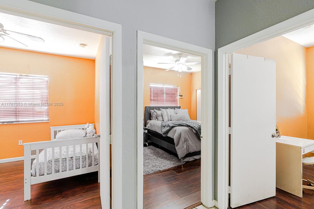 Recently Sold: $525,000 (4 beds, 2 baths, 1580 Square Feet)