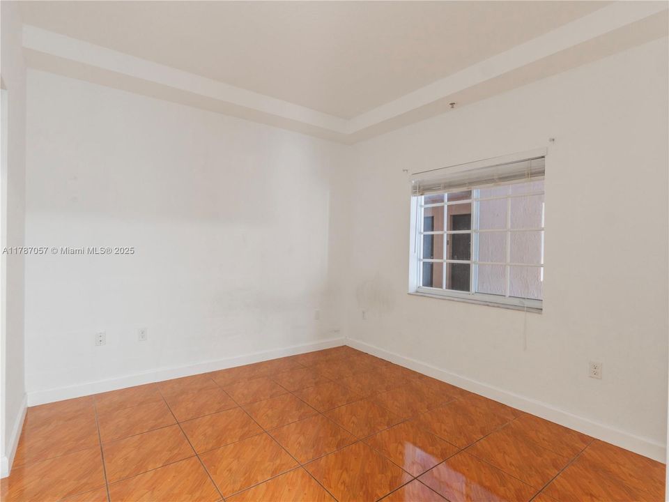 Recently Sold: $350,000 (3 beds, 2 baths, 1220 Square Feet)