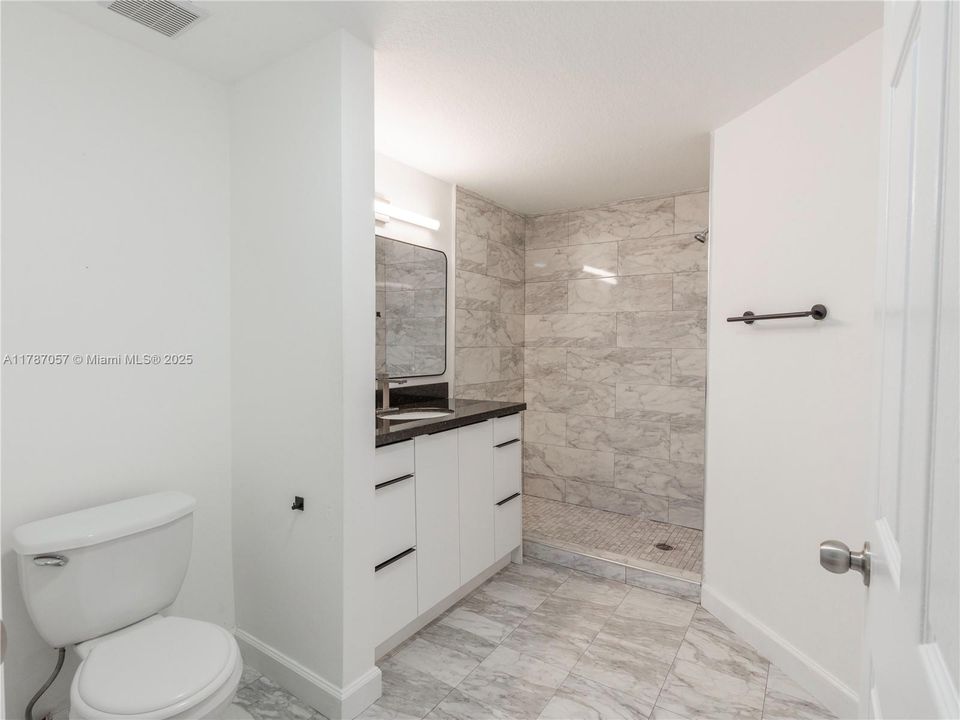 Recently Sold: $350,000 (3 beds, 2 baths, 1220 Square Feet)