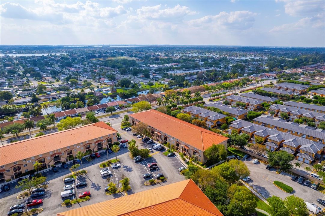 Recently Sold: $350,000 (3 beds, 2 baths, 1220 Square Feet)