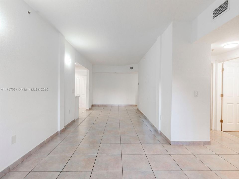 Recently Sold: $350,000 (3 beds, 2 baths, 1220 Square Feet)