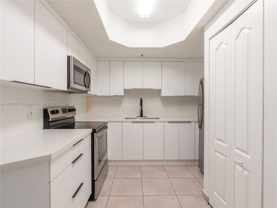 Recently Sold: $350,000 (3 beds, 2 baths, 1220 Square Feet)