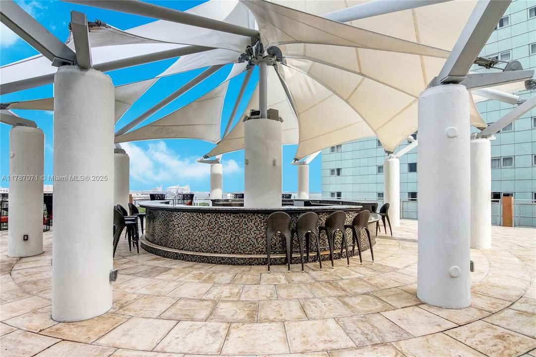 最近售出: $365,000 (0 贝兹, 1 浴室, 632 平方英尺)