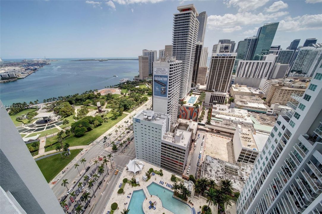 最近售出: $365,000 (0 贝兹, 1 浴室, 632 平方英尺)