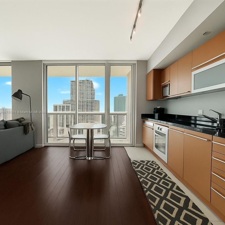 最近售出: $365,000 (0 贝兹, 1 浴室, 632 平方英尺)