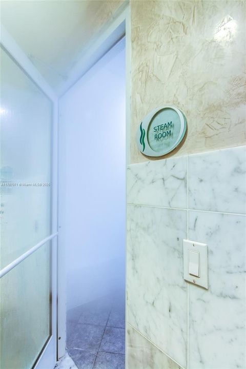 最近售出: $365,000 (0 贝兹, 1 浴室, 632 平方英尺)