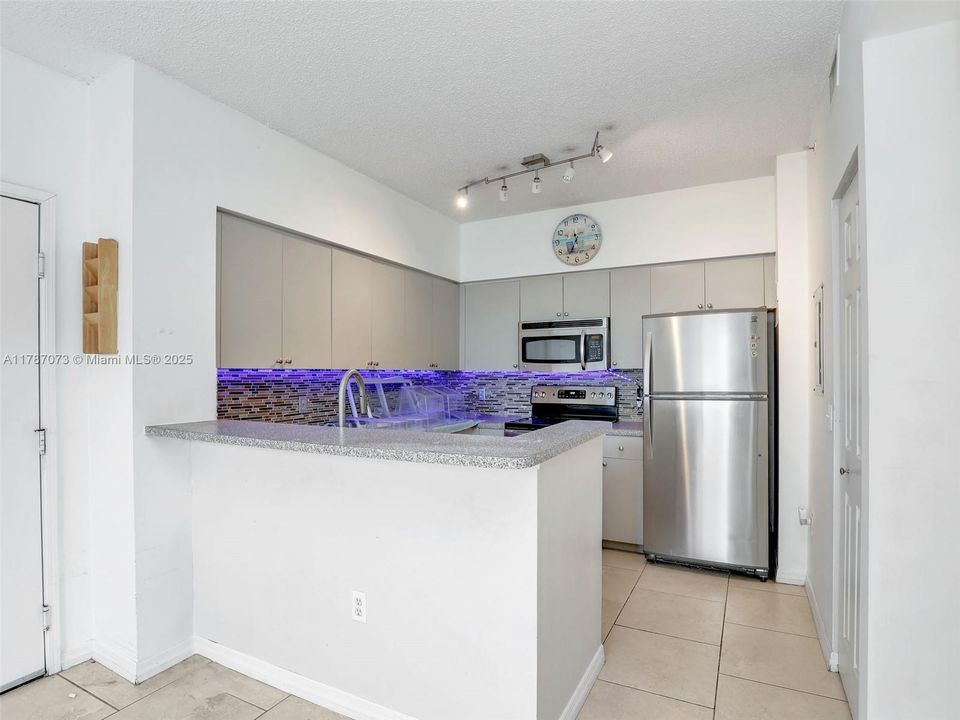 Недавно арендовано: $1,800 (1 спален, 1 ванн, 765 Квадратных фут)