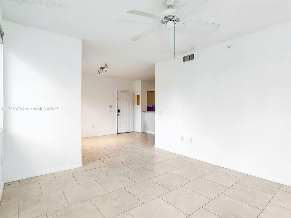 Недавно арендовано: $1,800 (1 спален, 1 ванн, 765 Квадратных фут)