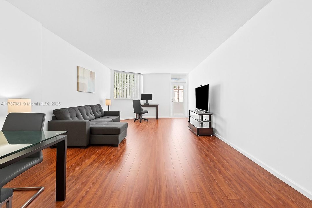 Recently Sold: $399,000 (2 beds, 2 baths, 1492 Square Feet)