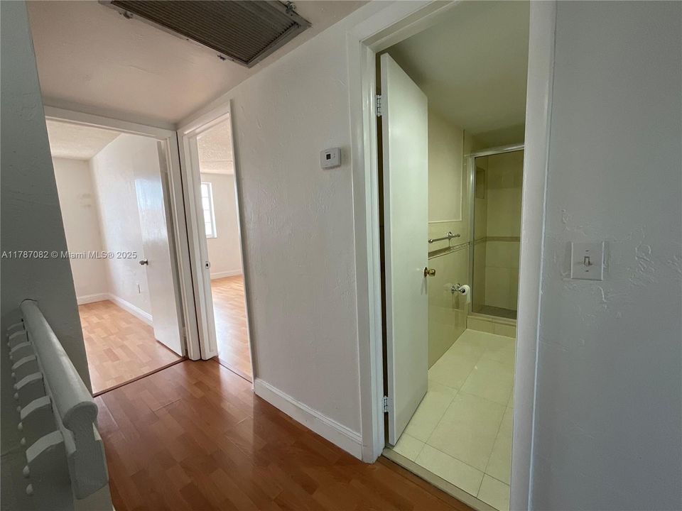 Recently Rented: $3,250 (3 beds, 2 baths, 1692 Square Feet)