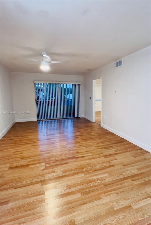 Recently Rented: $1,754 (1 beds, 1 baths, 804 Square Feet)