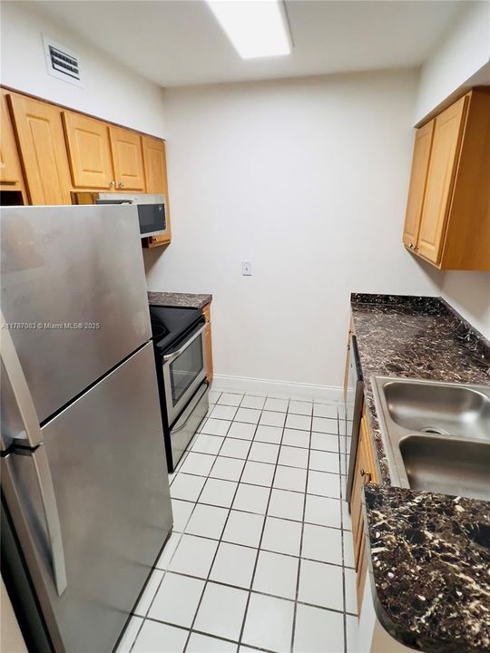 Recently Rented: $1,754 (1 beds, 1 baths, 804 Square Feet)