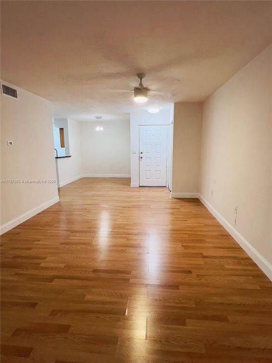 Recently Rented: $1,754 (1 beds, 1 baths, 804 Square Feet)