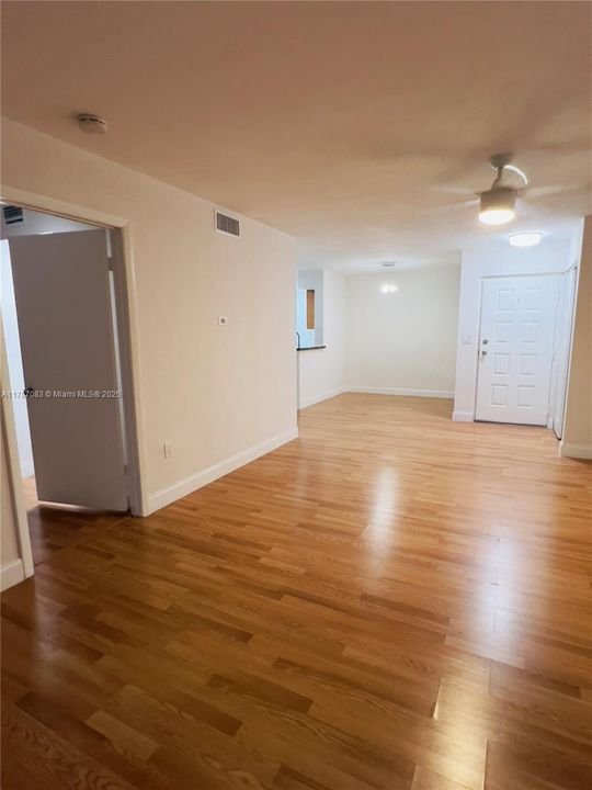 Recently Rented: $1,754 (1 beds, 1 baths, 804 Square Feet)