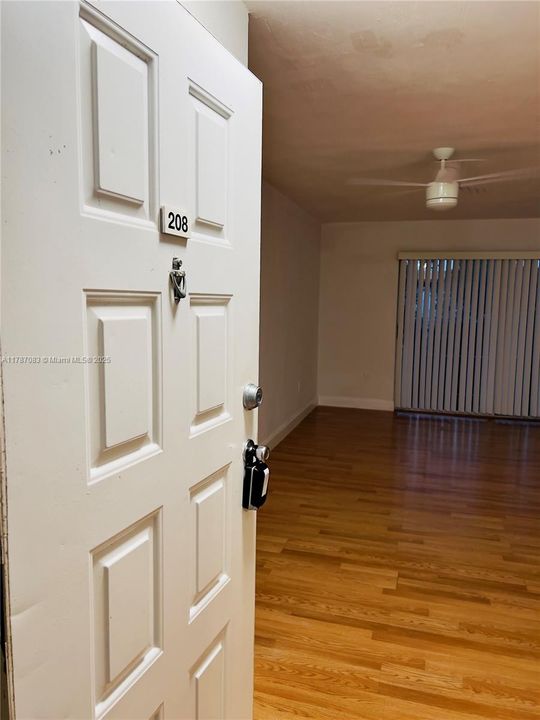 Recently Rented: $1,754 (1 beds, 1 baths, 804 Square Feet)
