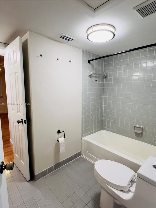 Recently Rented: $1,754 (1 beds, 1 baths, 804 Square Feet)