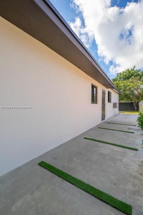 最近售出: $699,000 (4 贝兹, 3 浴室, 1844 平方英尺)